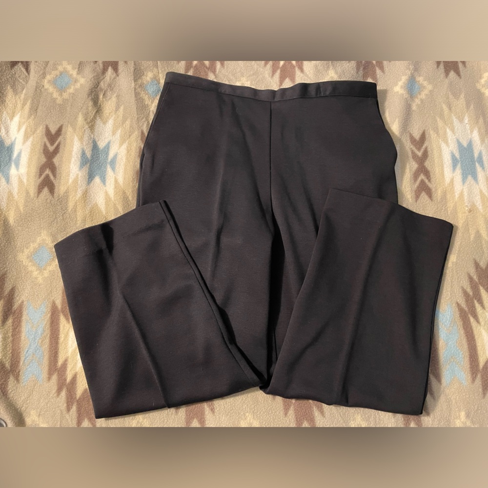 Woman’s Alfred dunner black slacks 16